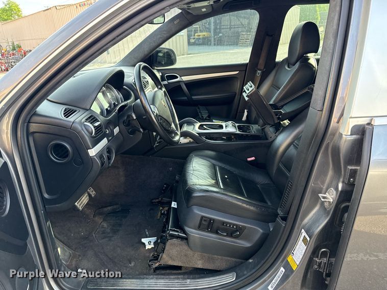 image for item EG8378 2008 Porsche Cayenne SUV