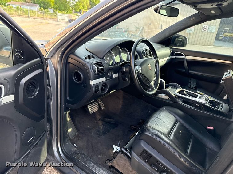 image for item EG8378 2008 Porsche Cayenne SUV