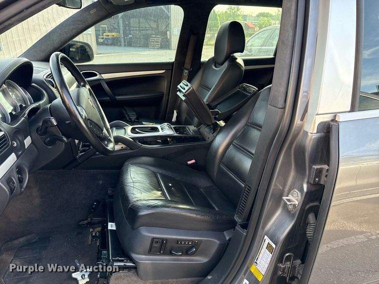 image for item EG8378 2008 Porsche Cayenne SUV