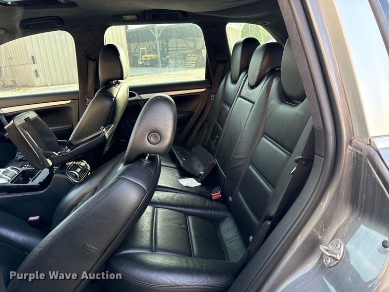 image for item EG8378 2008 Porsche Cayenne SUV