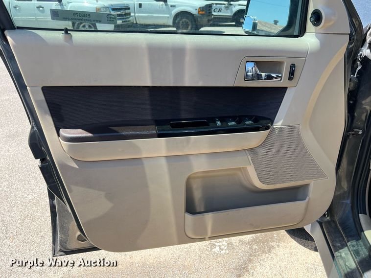 image for item EG8379 2009 Mazda Tribute SUV