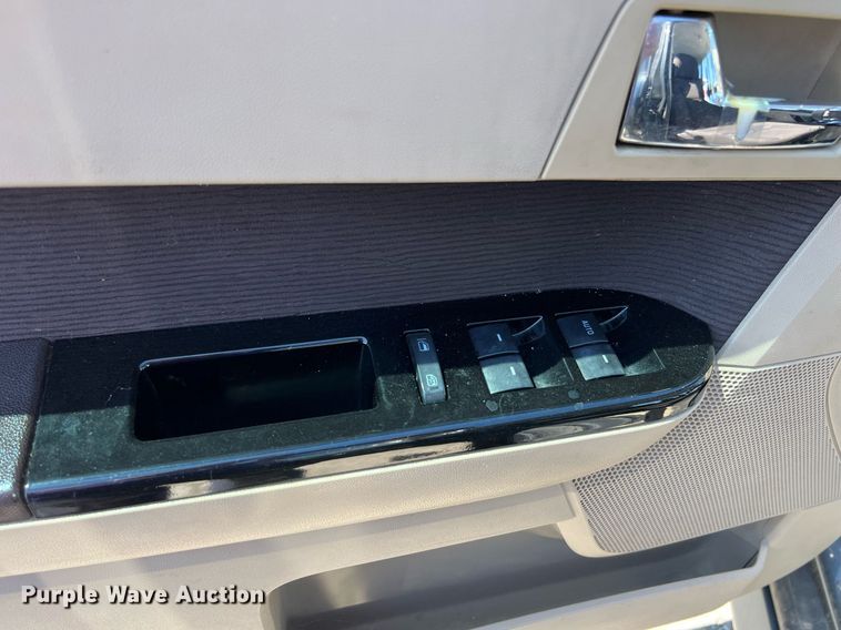 image for item EG8379 2009 Mazda Tribute SUV