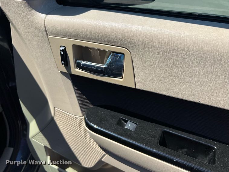 image for item EG8379 2009 Mazda Tribute SUV