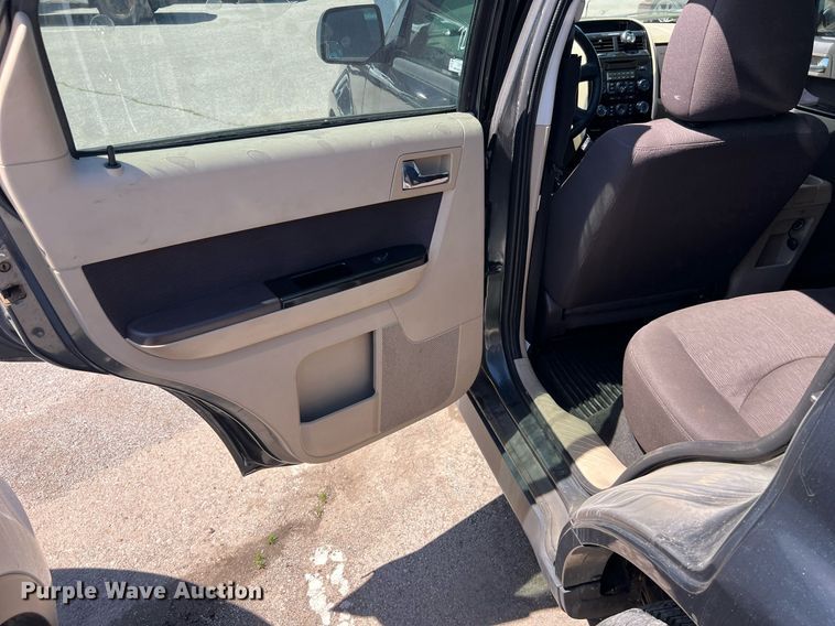 image for item EG8379 2009 Mazda Tribute SUV