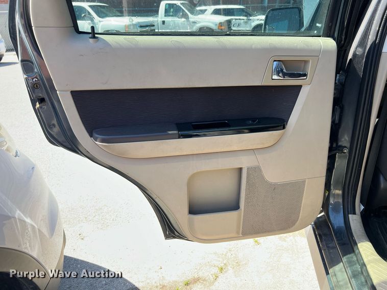 image for item EG8379 2009 Mazda Tribute SUV