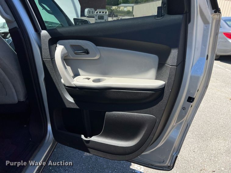 image for item EG8380 2011 Chevrolet Traverse SUV