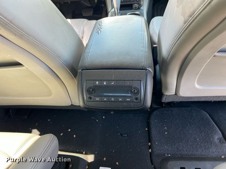 image for item EG8380 2011 Chevrolet Traverse SUV