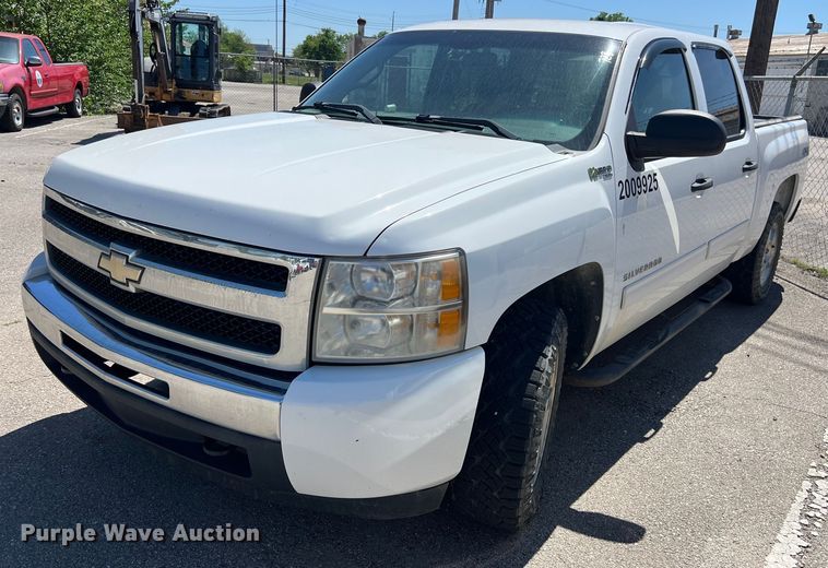 image for item EG8382 2009 Chevrolet Silverado Hybrid HY2 Crew Cab pickup truck