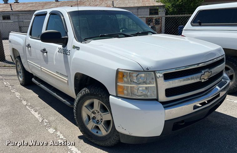 image for item EG8382 2009 Chevrolet Silverado Hybrid HY2 Crew Cab pickup truck