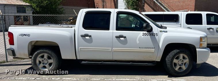 image for item EG8382 2009 Chevrolet Silverado Hybrid HY2 Crew Cab pickup truck