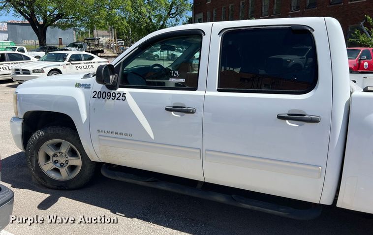 image for item EG8382 2009 Chevrolet Silverado Hybrid HY2 Crew Cab pickup truck