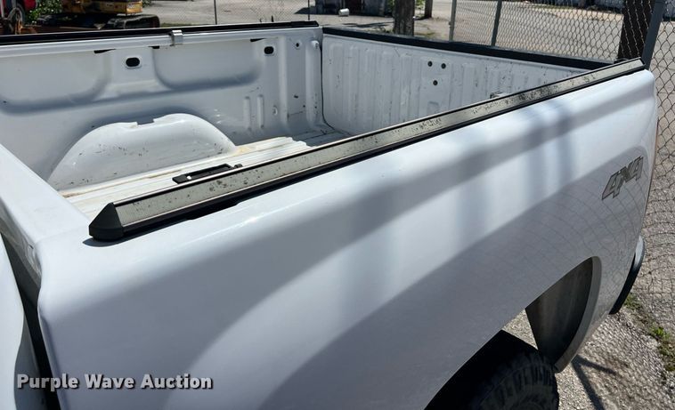 image for item EG8382 2009 Chevrolet Silverado Hybrid HY2 Crew Cab pickup truck