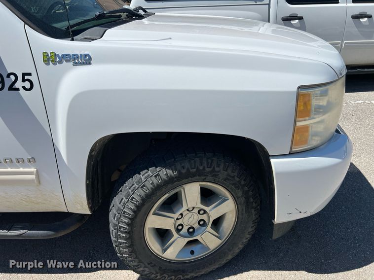 image for item EG8382 2009 Chevrolet Silverado Hybrid HY2 Crew Cab pickup truck
