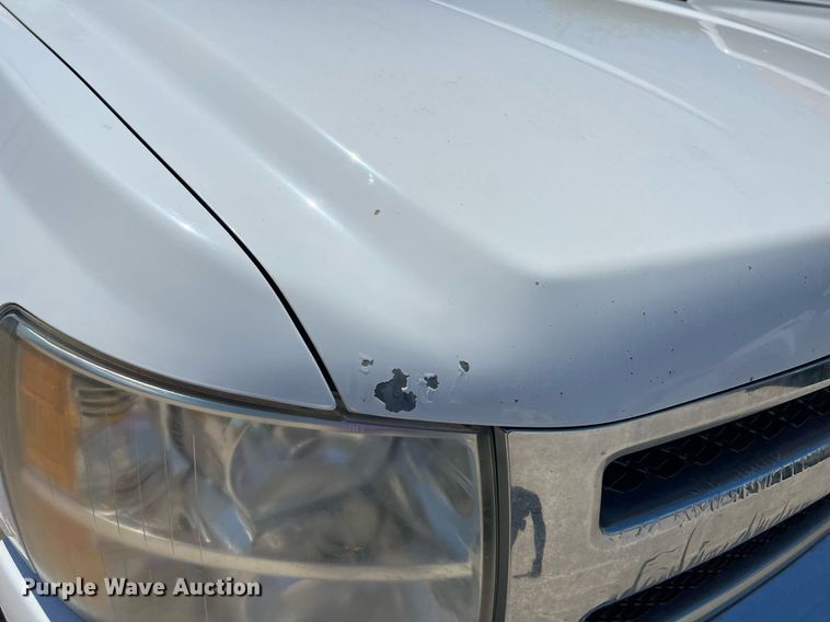 image for item EG8382 2009 Chevrolet Silverado Hybrid HY2 Crew Cab pickup truck