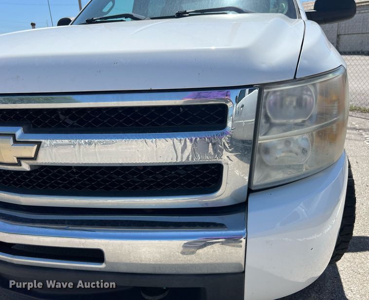 image for item EG8382 2009 Chevrolet Silverado Hybrid HY2 Crew Cab pickup truck