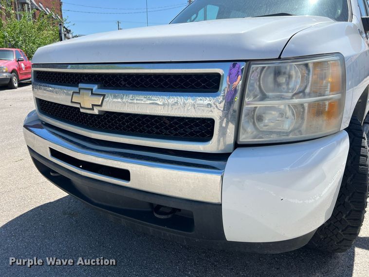 image for item EG8382 2009 Chevrolet Silverado Hybrid HY2 Crew Cab pickup truck