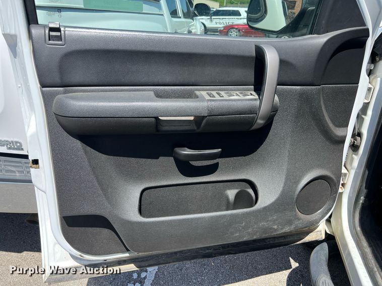 image for item EG8382 2009 Chevrolet Silverado Hybrid HY2 Crew Cab pickup truck