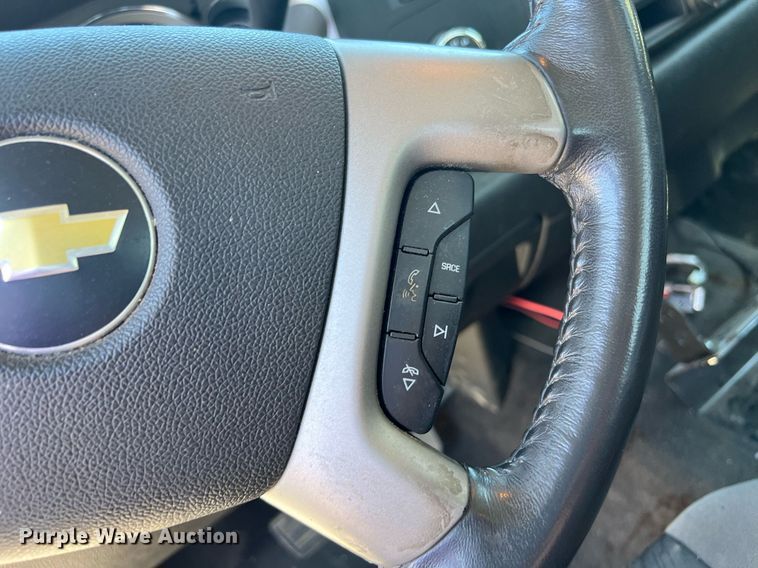 image for item EG8382 2009 Chevrolet Silverado Hybrid HY2 Crew Cab pickup truck