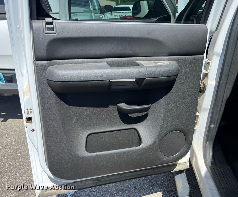 image for item EG8382 2009 Chevrolet Silverado Hybrid HY2 Crew Cab pickup truck