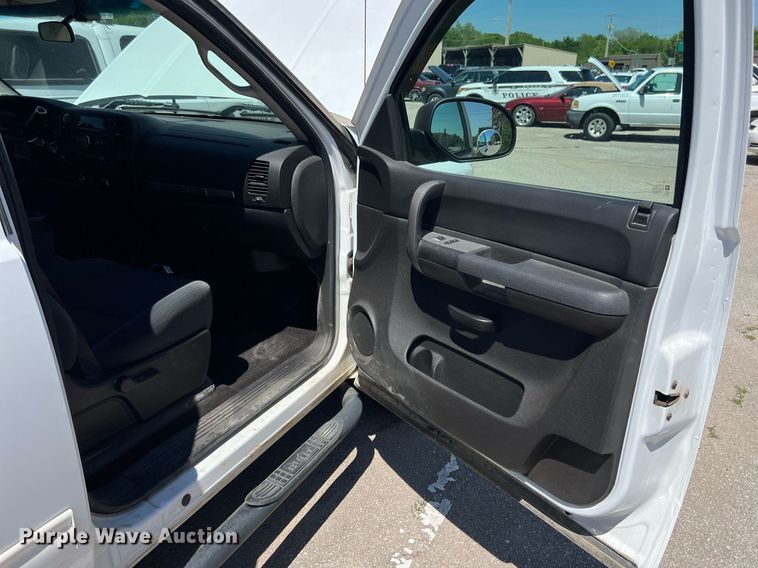 image for item EG8382 2009 Chevrolet Silverado Hybrid HY2 Crew Cab pickup truck