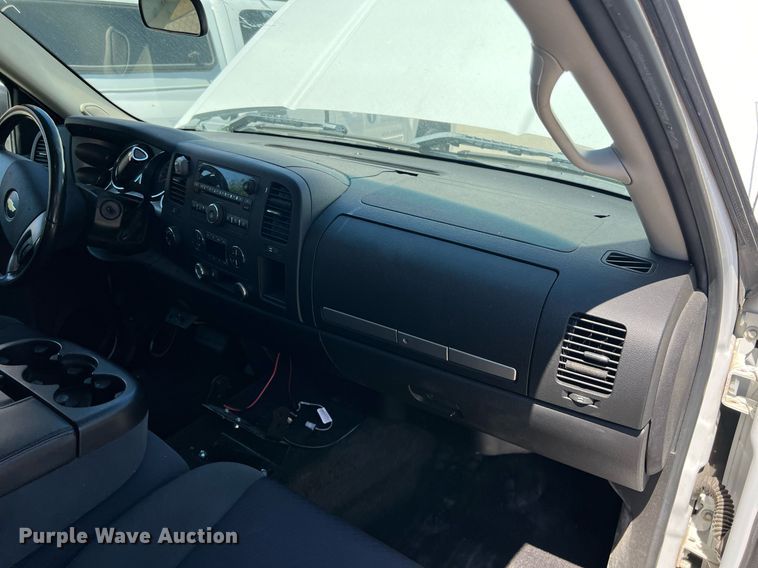 image for item EG8382 2009 Chevrolet Silverado Hybrid HY2 Crew Cab pickup truck