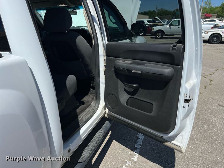 image for item EG8382 2009 Chevrolet Silverado Hybrid HY2 Crew Cab pickup truck