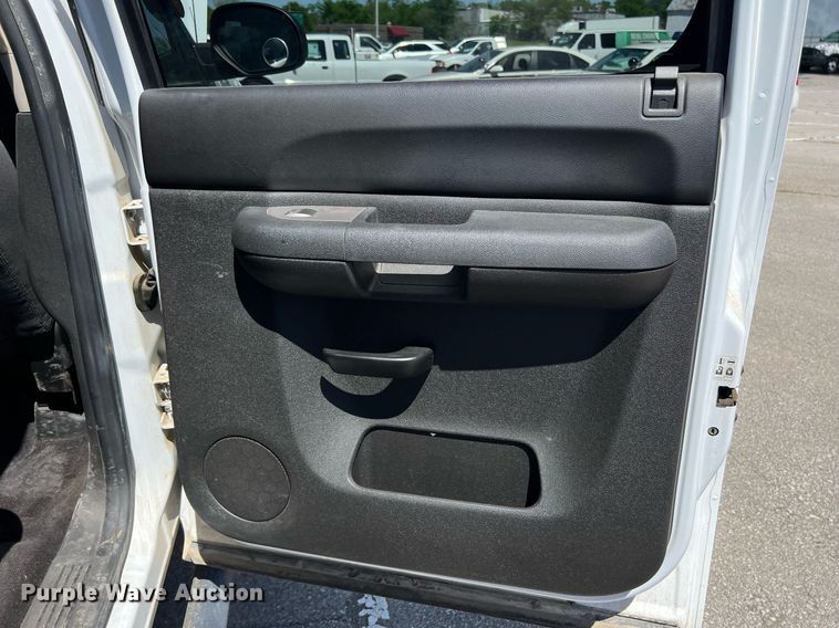 image for item EG8382 2009 Chevrolet Silverado Hybrid HY2 Crew Cab pickup truck