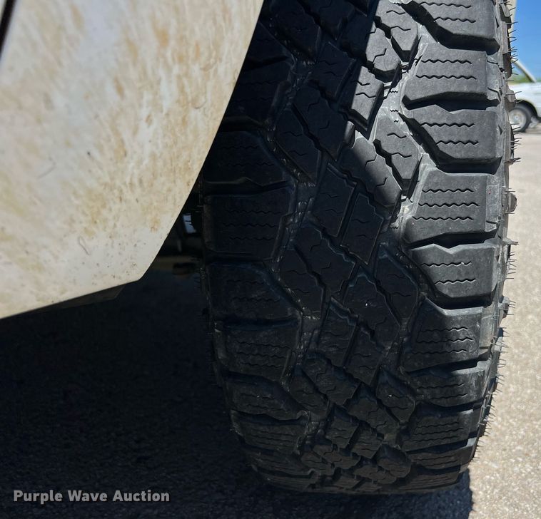 image for item EG8382 2009 Chevrolet Silverado Hybrid HY2 Crew Cab pickup truck