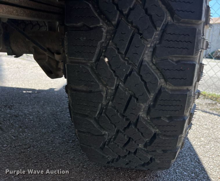 image for item EG8382 2009 Chevrolet Silverado Hybrid HY2 Crew Cab pickup truck