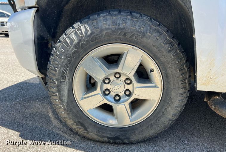 image for item EG8382 2009 Chevrolet Silverado Hybrid HY2 Crew Cab pickup truck