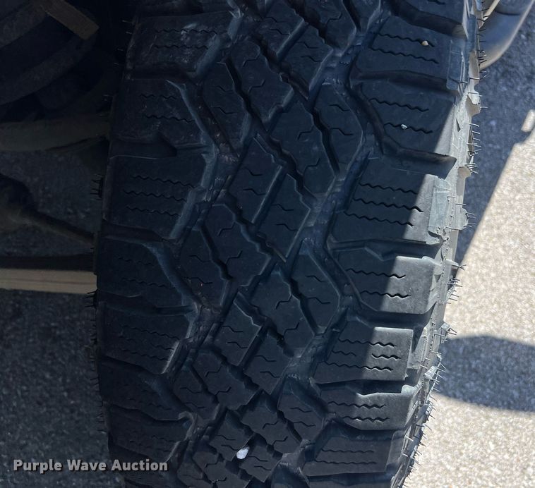 image for item EG8382 2009 Chevrolet Silverado Hybrid HY2 Crew Cab pickup truck