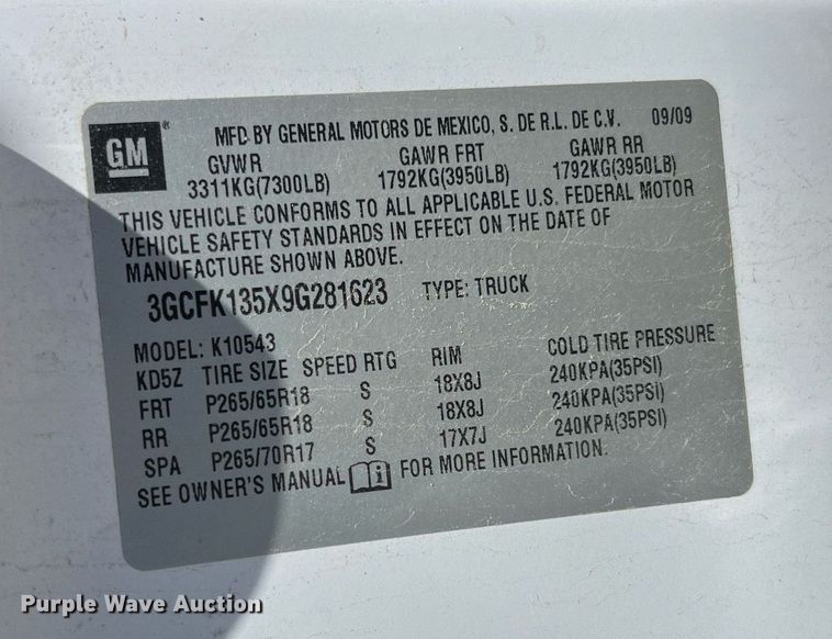 image for item EG8382 2009 Chevrolet Silverado Hybrid HY2 Crew Cab pickup truck