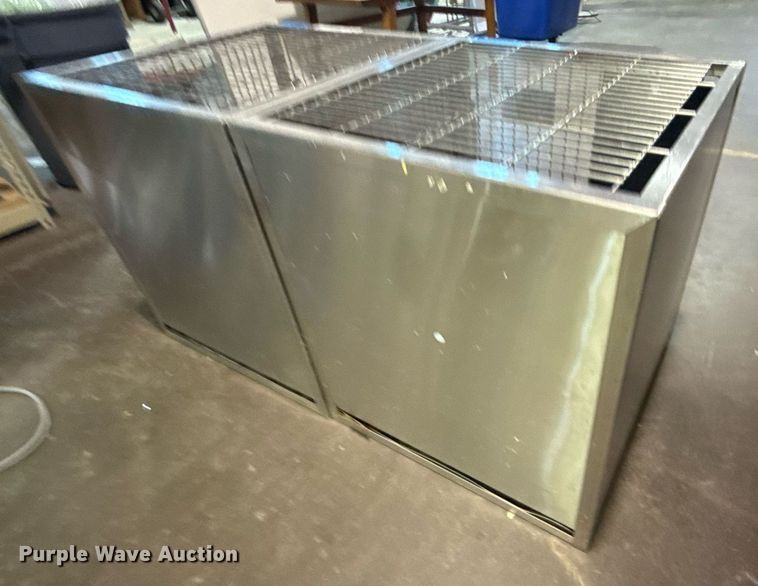 image for item EG8387 (2) dog kennels