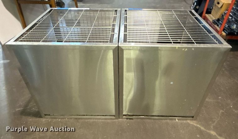 image for item EG8387 (2) dog kennels