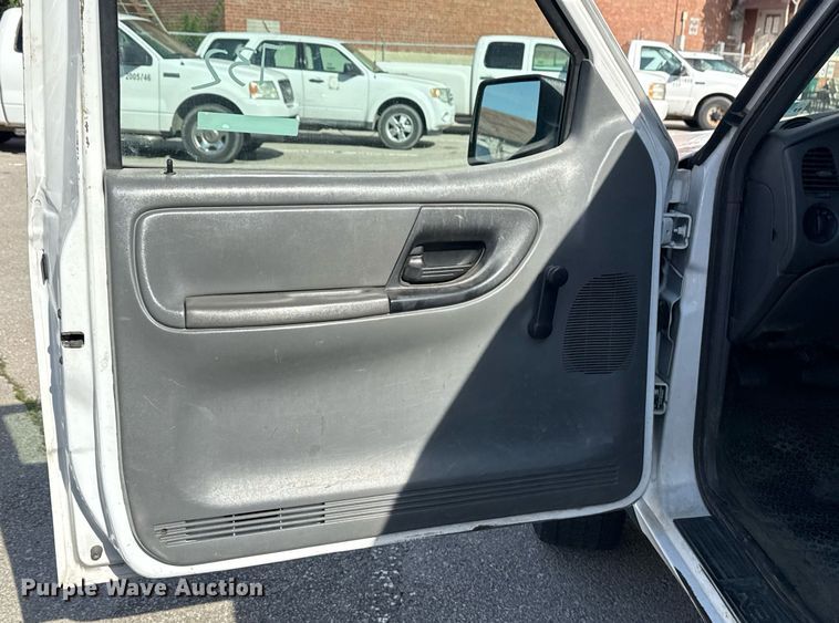 image for item EG8392 2011 Ford Ranger SuperCab pickup truck