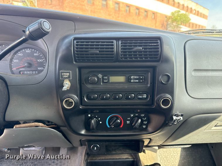 image for item EG8392 2011 Ford Ranger SuperCab pickup truck