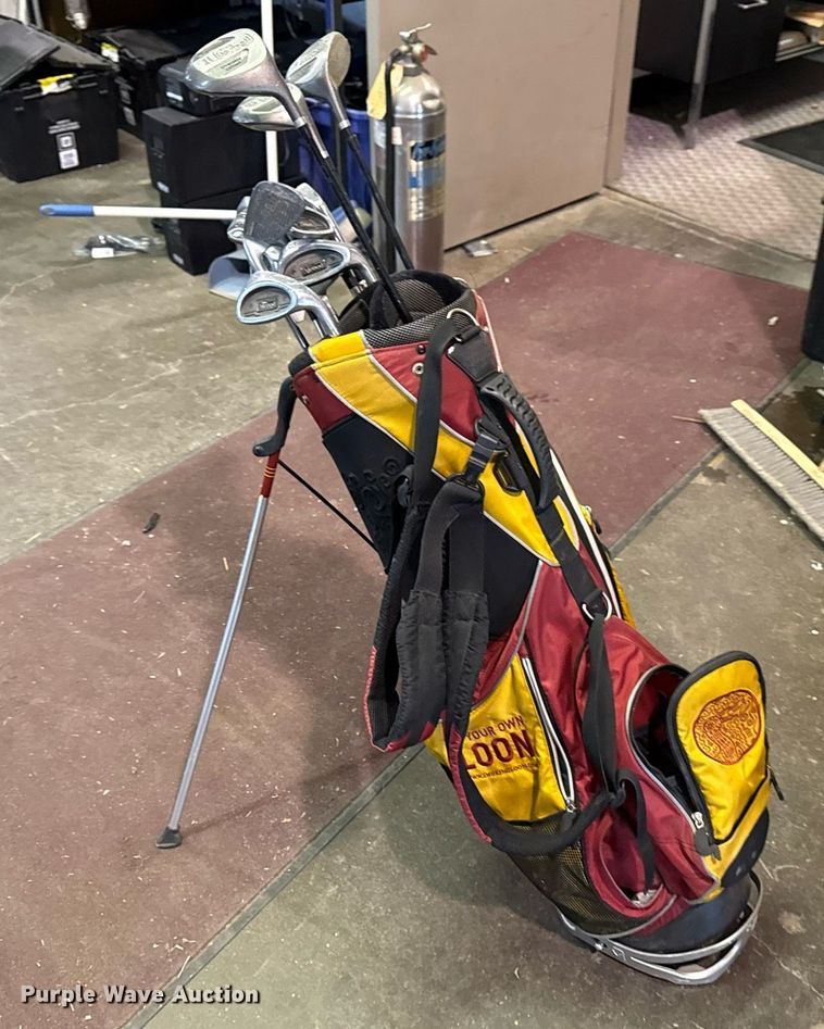 image for item EG8393 Set of golf clubs