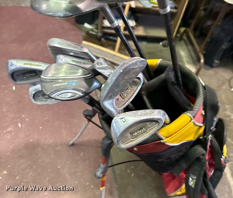 image for item EG8393 Set of golf clubs