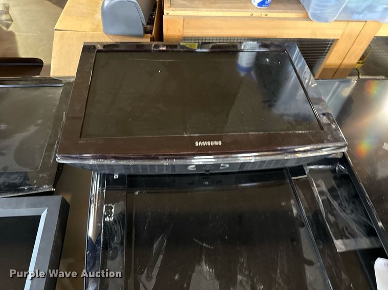 image for item EG8406 Approximately 10 televisions