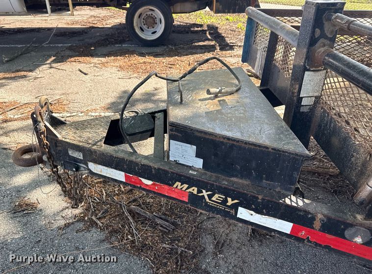 image for item EG8413 2011 Maxey Trailers utility trailer