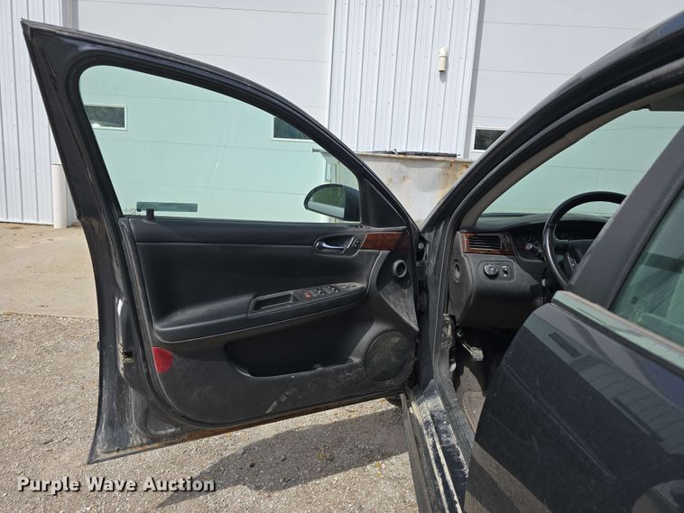 image for item EH8905 2010 Chevrolet Impala LT 