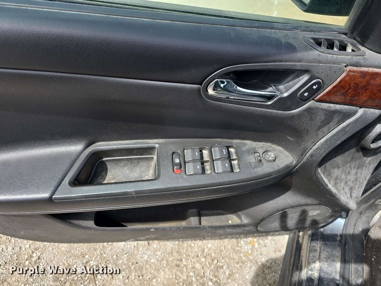 image for item EH8905 2010 Chevrolet Impala LT 