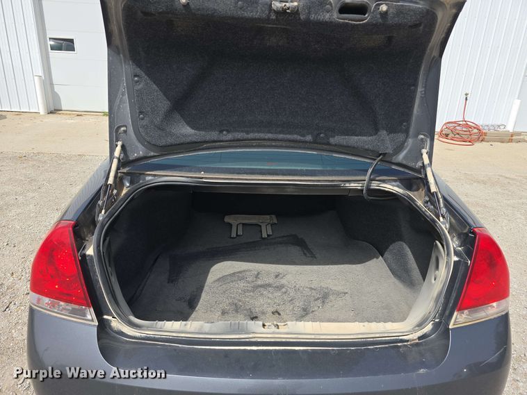 image for item EH8905 2010 Chevrolet Impala LT 