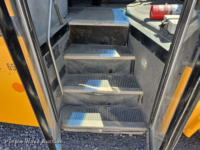 image for item EH8906 2010 Thomas Built  SAF-T-LINER C2 school bus