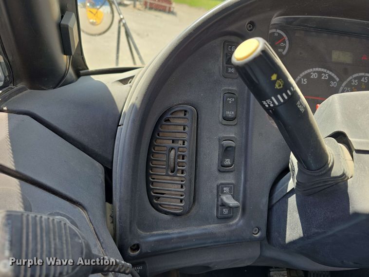 image for item EH8906 2010 Thomas Built  SAF-T-LINER C2 school bus