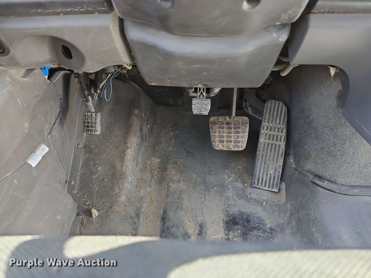 image for item EH8906 2010 Thomas Built  SAF-T-LINER C2 school bus