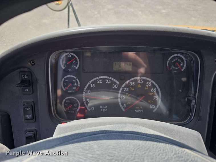 image for item EH8906 2010 Thomas Built  SAF-T-LINER C2 school bus