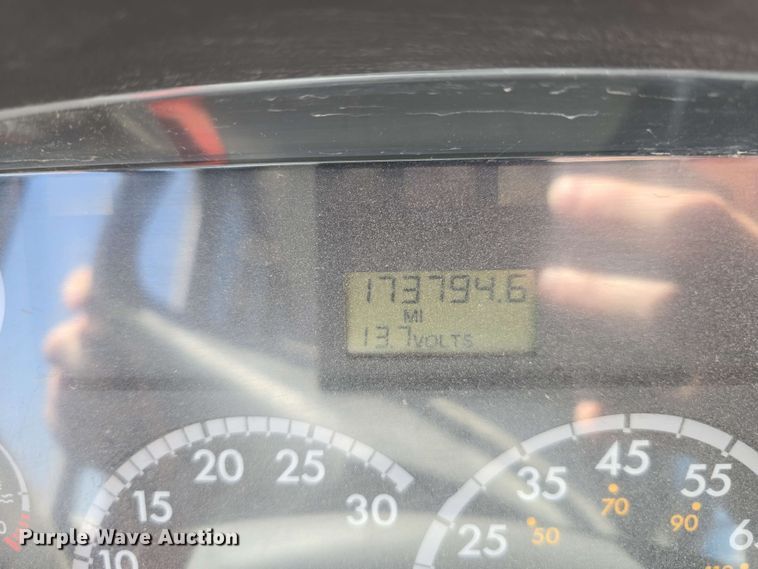 image for item EH8906 2010 Thomas Built  SAF-T-LINER C2 school bus