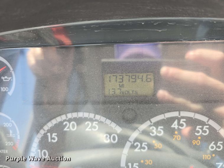 image for item EH8906 2010 Thomas Built  SAF-T-LINER C2 school bus