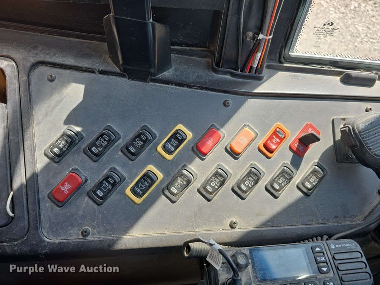 image for item EH8906 2010 Thomas Built  SAF-T-LINER C2 school bus